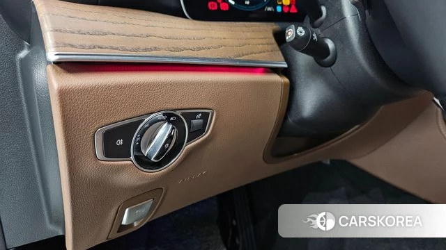 Mercedes-Benz E-Class W213 2023 Белый из Кореи, фото 3