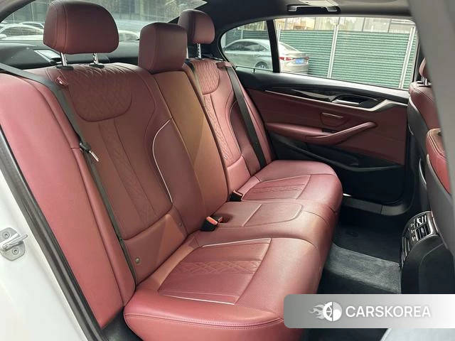 BMW 5 series 2021 Белый из Китая, фото 3