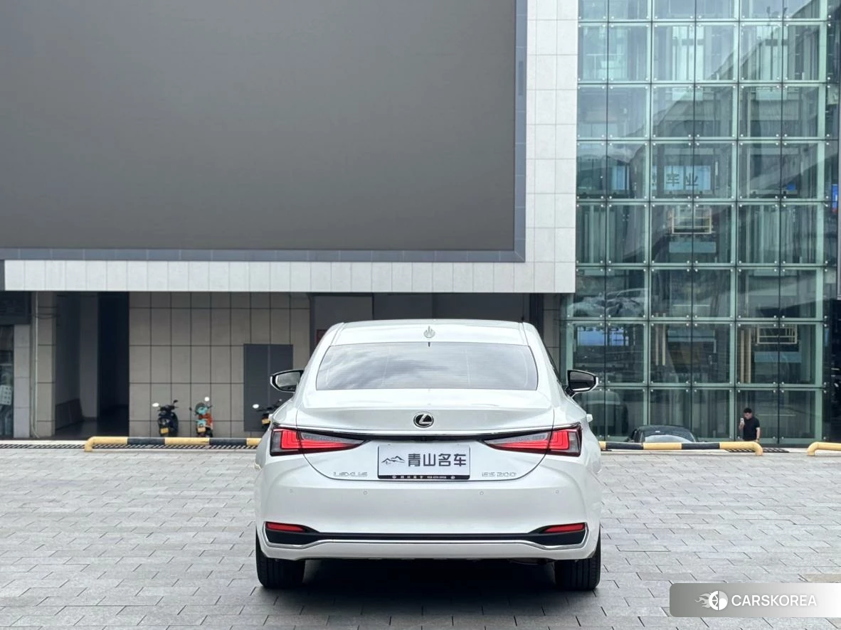Lexus ES 2022 Белый из Китая, фото 3