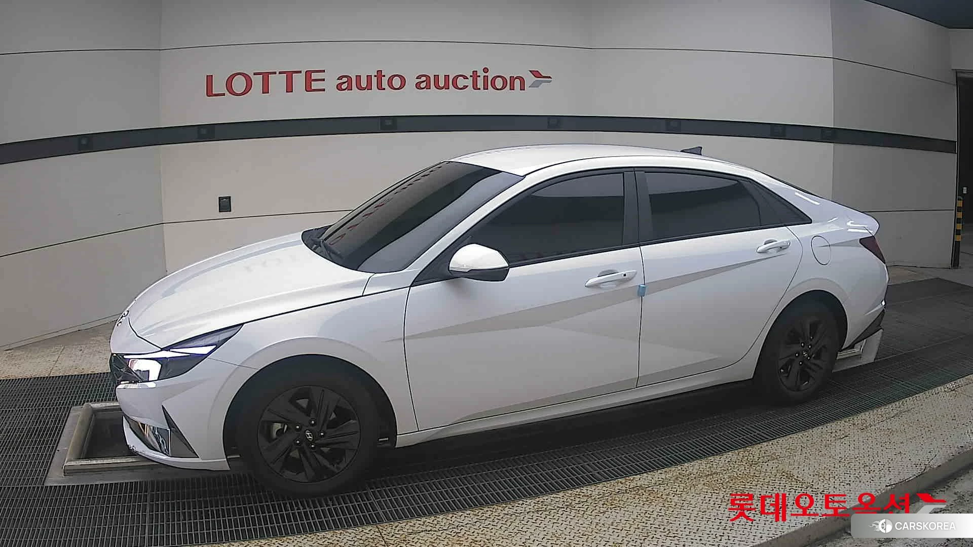 Hyundai Avante Hybrid 2023 Polar White из Кореи, фото 3