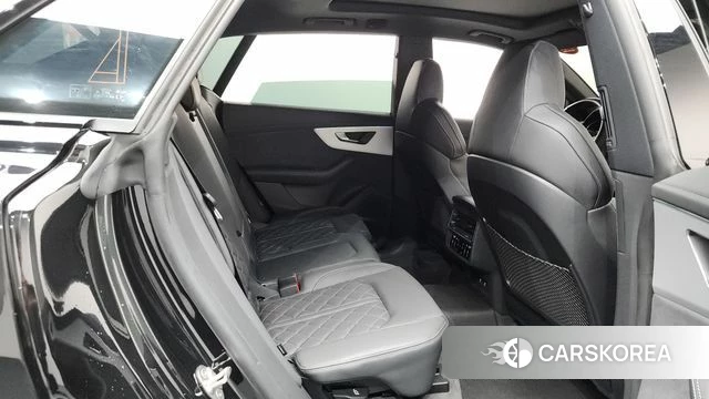 Audi Q8 (4M) 2025 Черный из Кореи, фото 3