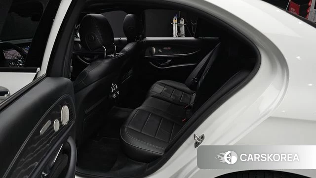 Mercedes-Benz E-Class W213 2022 Белый из Кореи, фото 3