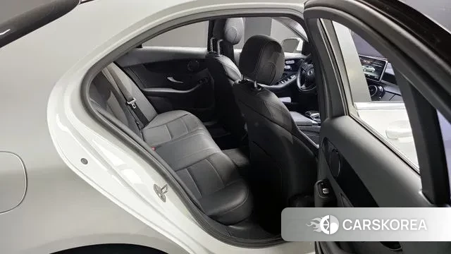 Mercedes-Benz C-Class W205 2018 Белый из Кореи, фото 3