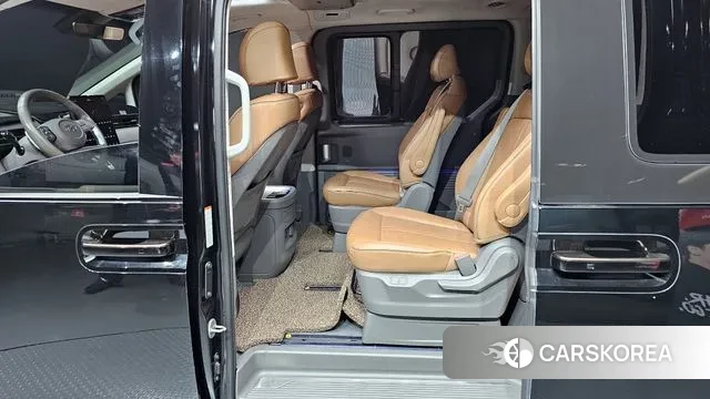 Hyundai Staria 2022 Черный из Кореи, фото 3