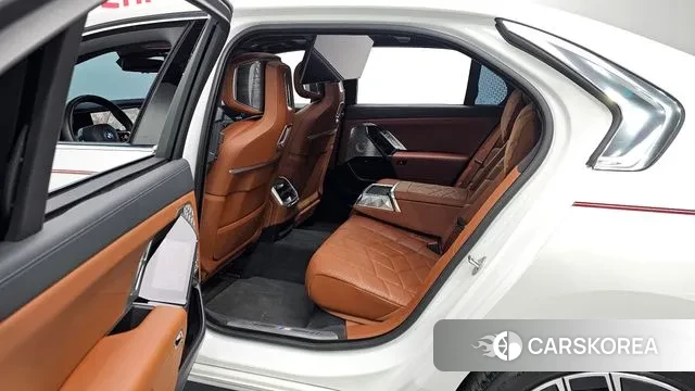 BMW i7 (G70) 2023 Белый из Кореи, фото 3