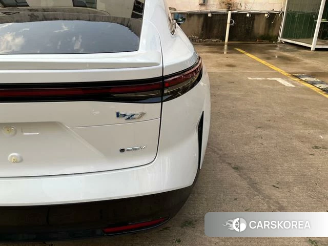 Toyota Platinum Wisdom 7 2026 Белый из Китая, фото 3