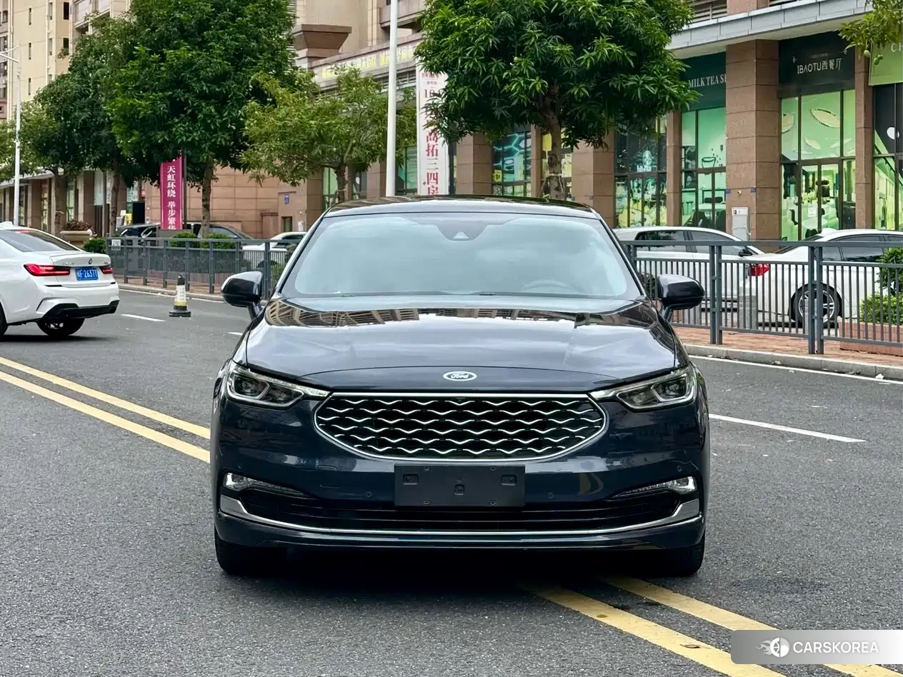 Ford Taurus 2021 Silver/gray из Китая, фото 3