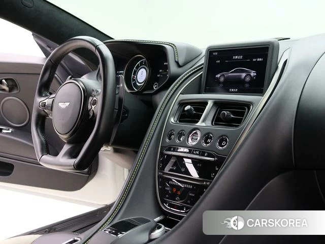 Aston Martin DB11 2022 Белый из Китая, фото 3