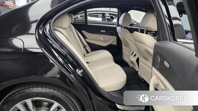 Mercedes-Benz E-Class W213 2023 Черный из Кореи, фото 3