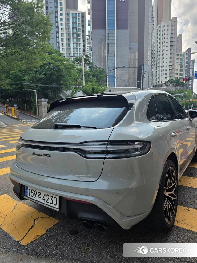 Porsche Macan 2023 Серебристо-серый из Кореи, фото 3