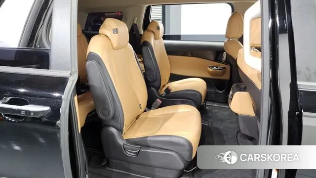 Kia Carnival 4th generation 2023 Черный из Кореи, фото 3