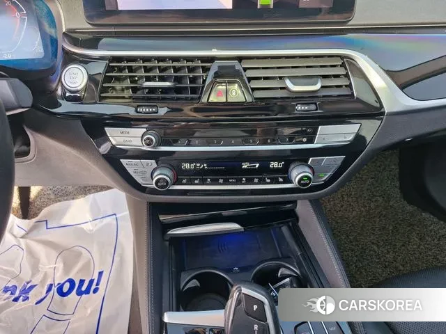 BMW 5 Series (G30) 2022 Белый из Кореи, фото 3