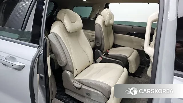 Kia The New Carnival 4th Generation 2025 Серый из Кореи, фото 3