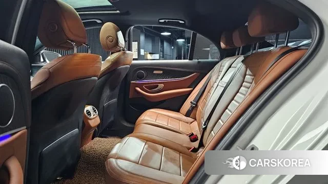 Mercedes-Benz E-Class W213 2021 Белый из Кореи, фото 3