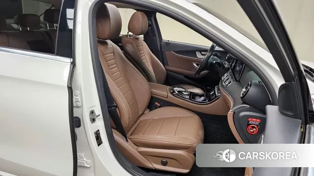 Mercedes-Benz E-Class W213 2020 Белый из Кореи, фото 3