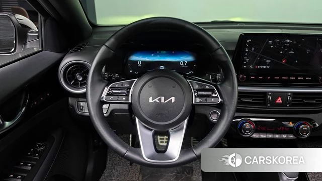 Kia The New K3 2nd generation 2023 Белый из Кореи, фото 3