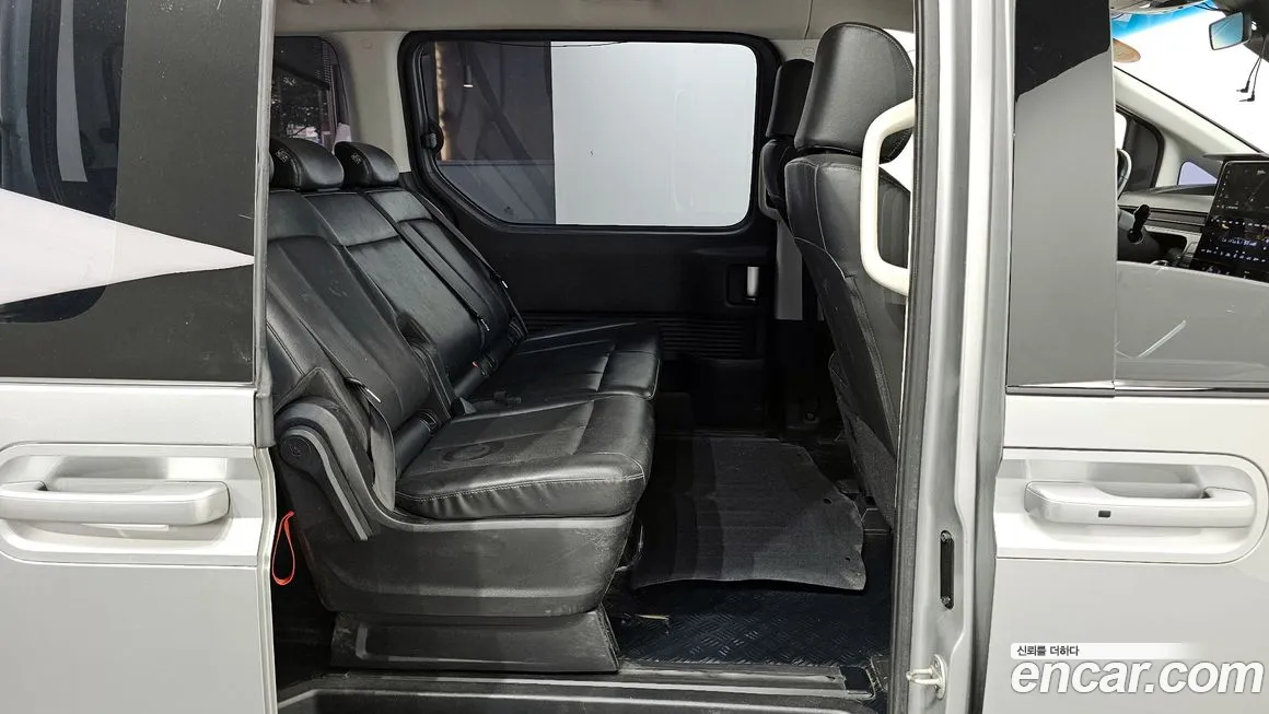 Hyundai Staria 2021 Серебряный из Кореи, фото 3