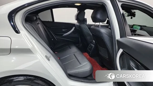 BMW 3 Series (F30) 2018 Белый из Кореи, фото 3