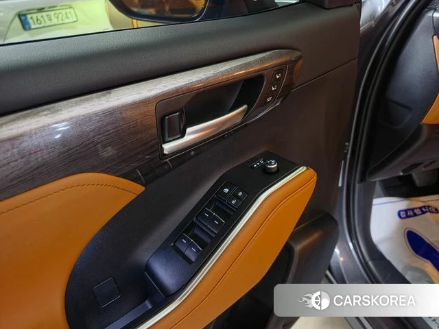 Toyota Highlander 4th Generation 2025 Серый из Кореи, фото 3