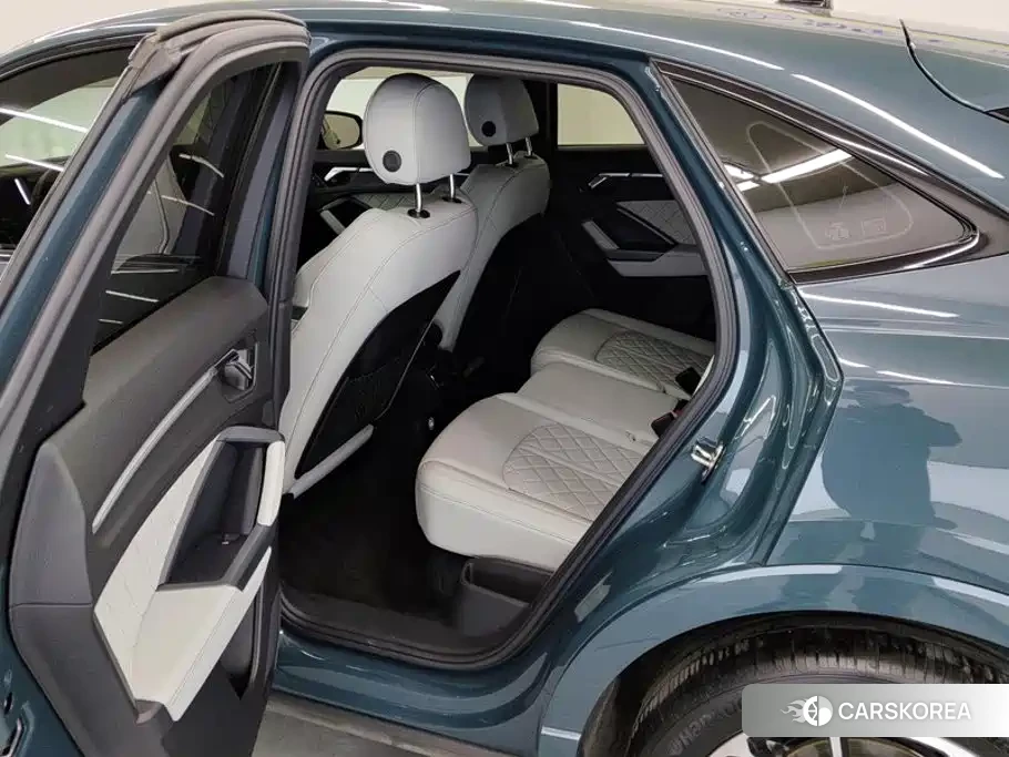Audi Q3 Sportback 2023 Зеленый из Китая, фото 3