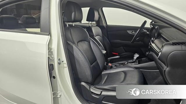 Kia Come New K3 id 4224544 из Кореи 3