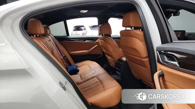 BMW 5 Series (G30) 2021 Белый из Кореи, фото 3