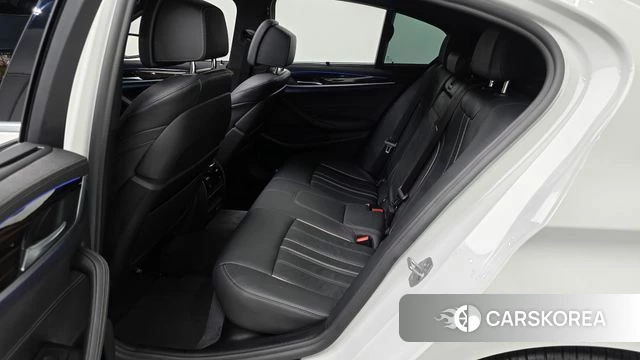 BMW 5 Series (G30) 2022 Белый из Кореи, фото 3