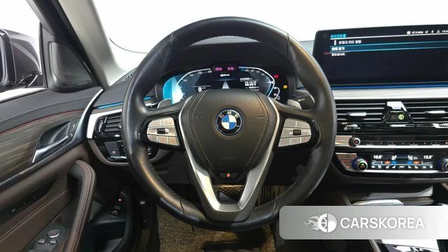 BMW 5 Series (G30) 2022 Серый из Кореи, фото 3
