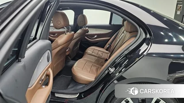 Mercedes-Benz E-Class W213 2021 Черный из Кореи, фото 3