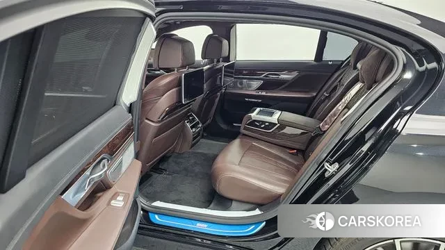 BMW 7 Series (G11) 2018 Черный из Кореи, фото 3