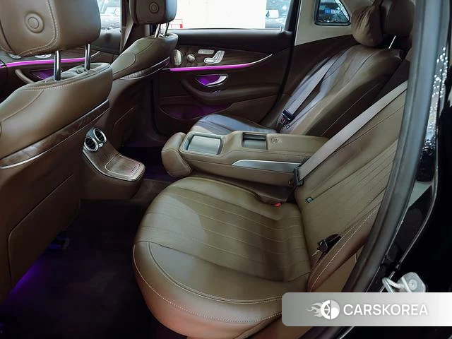Mercedes-Benz E-class 2022 Черный из Китая, фото 3