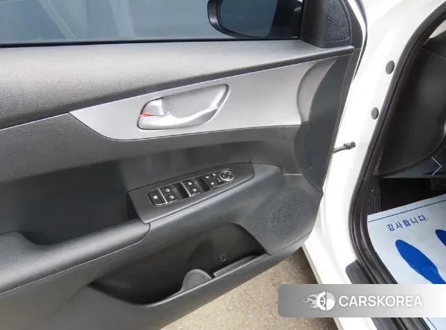 Kia The New K3 2nd generation 2022 Белый из Кореи, фото 3