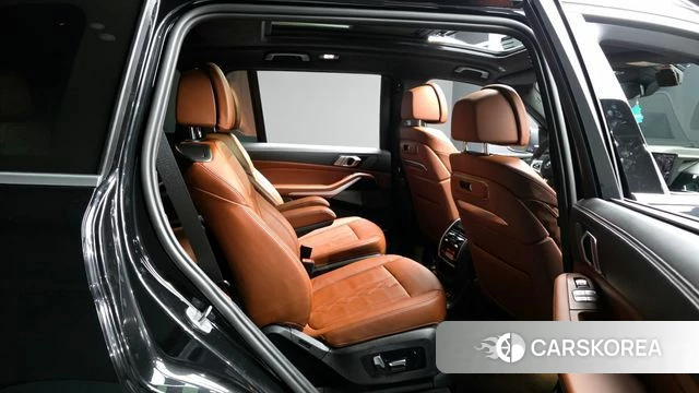 BMW X7 (G07) 2023 Черный из Кореи, фото 3