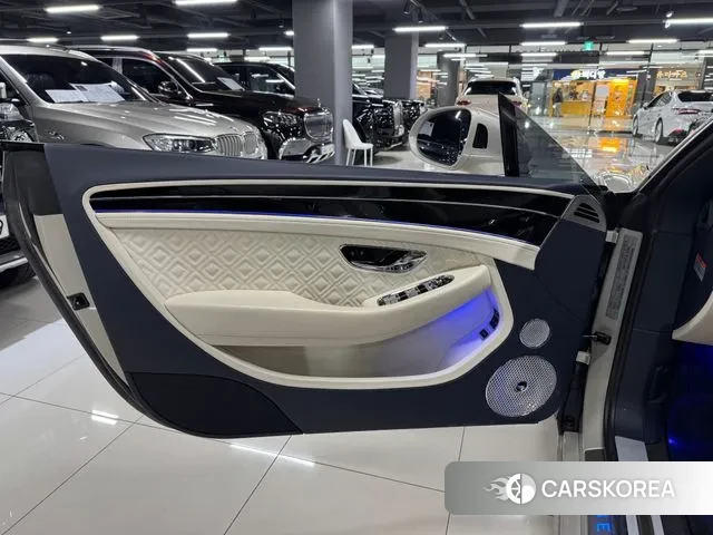 Bentley Continental GT 3rd Generation 2020 Песочный из Кореи, фото 3