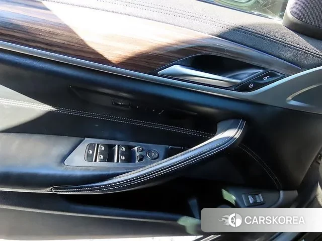 BMW 5 Series (G30) 2018 Серый из Кореи, фото 3