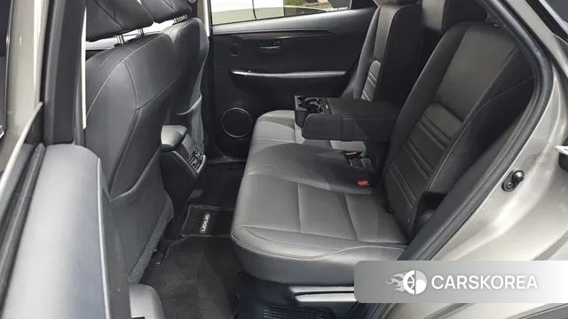 Lexus NX300h 2019 Серебряный из Кореи, фото 3