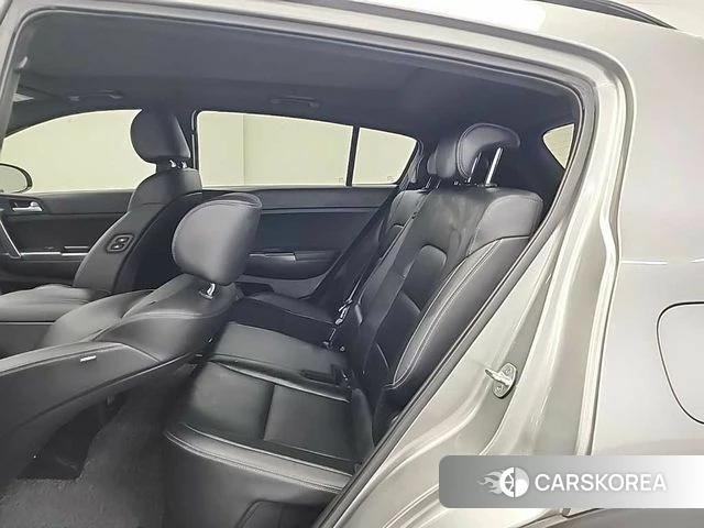 Kia Sportage The Bold 2021 Серебристо-серый из Кореи, фото 3