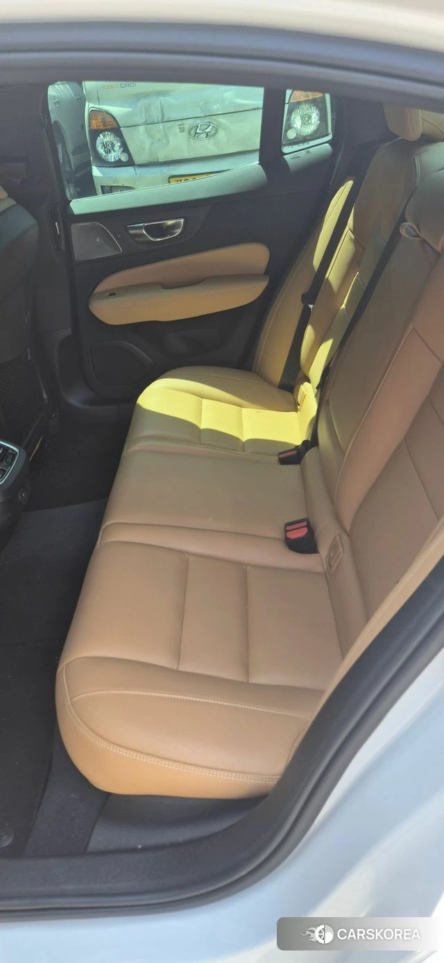 Volvo S60 3rd generation 2024 Белый из Кореи, фото 3