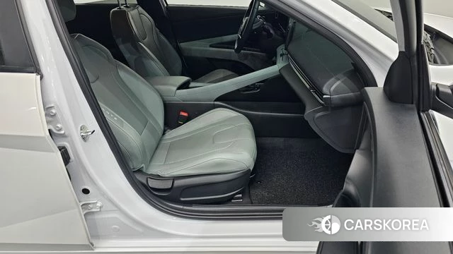 Hyundai The New Avante (CN7) 2023 Белый из Кореи, фото 3