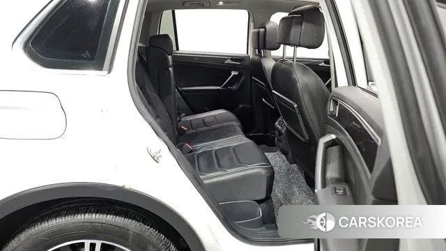 Volkswagen Tiguan second Generation 2018 Белый из Кореи, фото 3