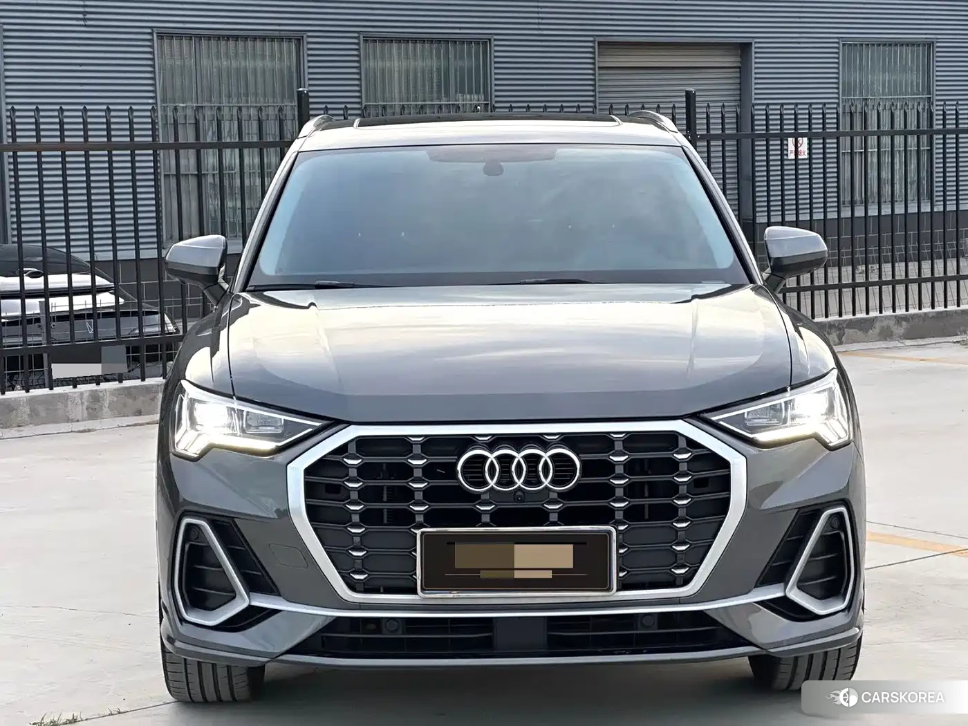 Audi Q3 2022 Silver/gray из Китая, фото 3