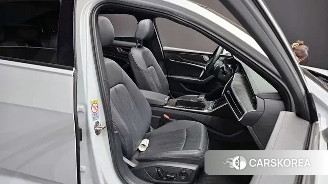 Audi A6 (C8) 2022 Белый из Кореи, фото 3