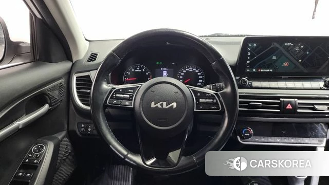 Kia Seltos 2022 Белый из Кореи, фото 3