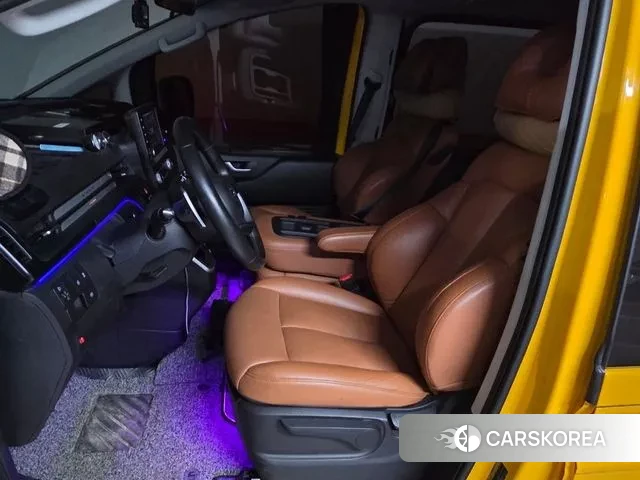 Hyundai Staria 2021 Желтый из Кореи, фото 3