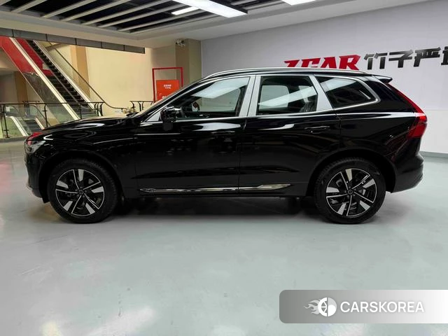 Volvo XC60 2026 Черный из Китая, фото 3