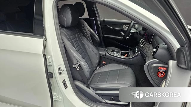 Mercedes-Benz E-Class W213 2022 Белый из Кореи, фото 3
