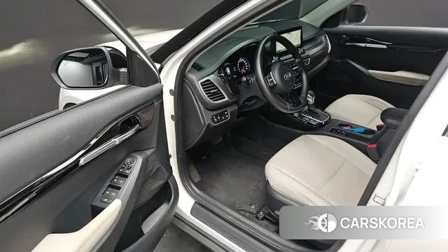 Kia Seltos 2021 Белый из Кореи, фото 3