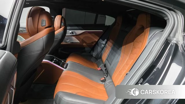 BMW 8 Series (G15) 2022 Черный из Кореи, фото 3