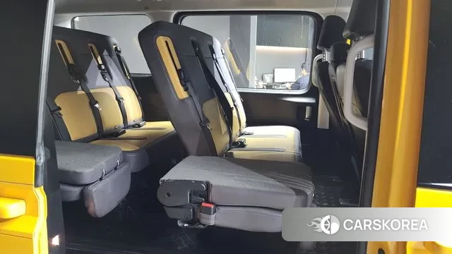 Hyundai Staria 2023 Желтый из Кореи, фото 3