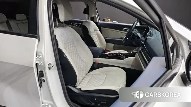 Kia Sportage 5th Generation 2023 Белый из Кореи, фото 3